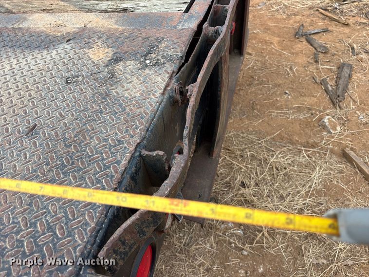 image for item EE1428 1976 Great Dane GPBEAR-232-60 drop deck extendable trailer