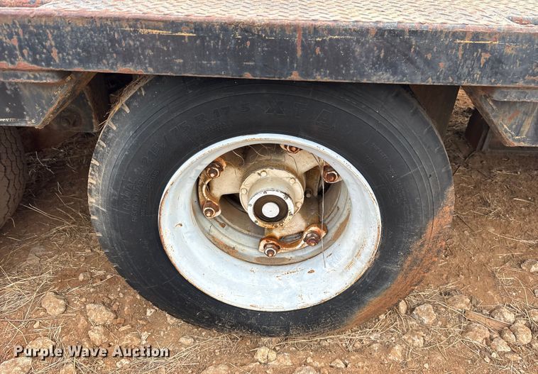 image for item EE1428 1976 Great Dane GPBEAR-232-60 drop deck extendable trailer