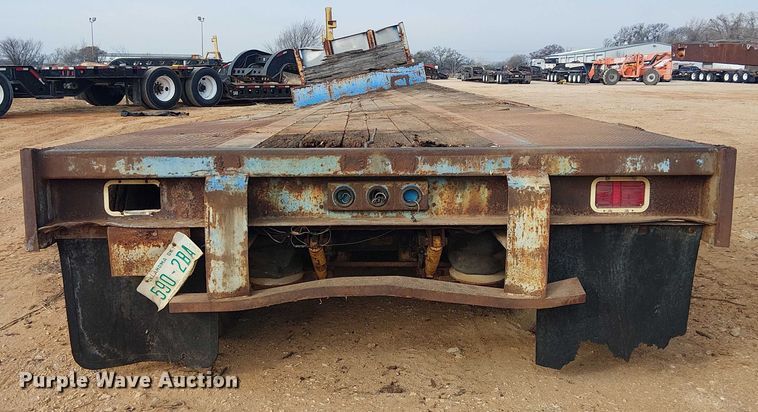 image for item EE1431 1985 Aztec drop deck trailer