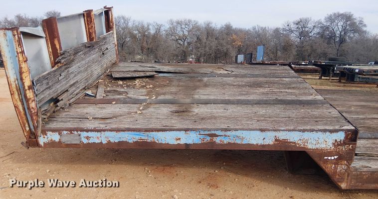 image for item EE1431 1985 Aztec drop deck trailer