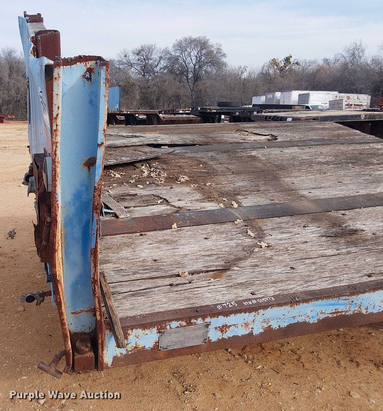 image for item EE1431 1985 Aztec drop deck trailer