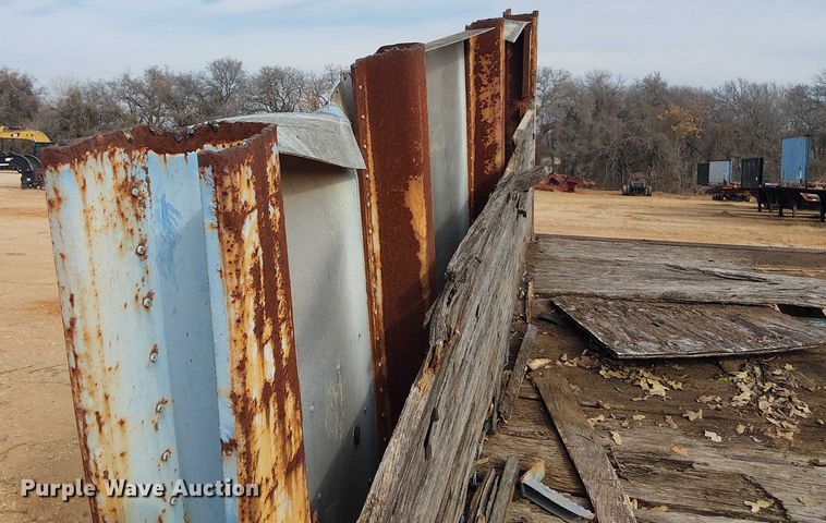 image for item EE1431 1985 Aztec drop deck trailer