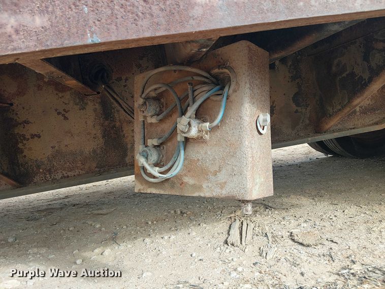 image for item EE1431 1985 Aztec drop deck trailer