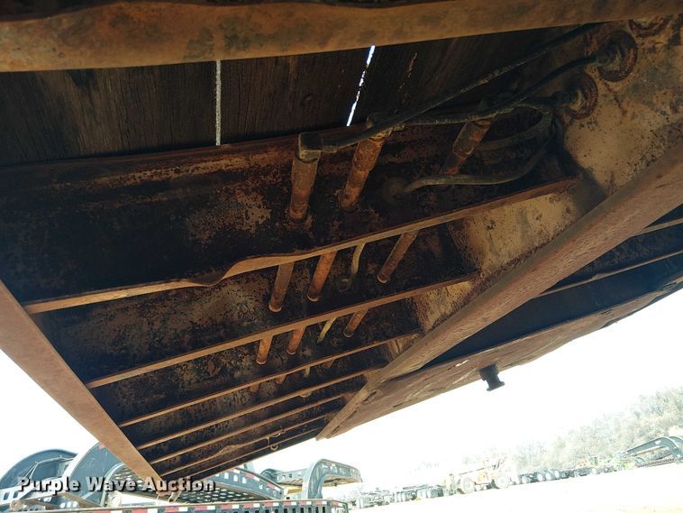 image for item EE1431 1985 Aztec drop deck trailer