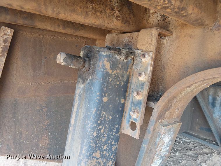 image for item EE1431 1985 Aztec drop deck trailer