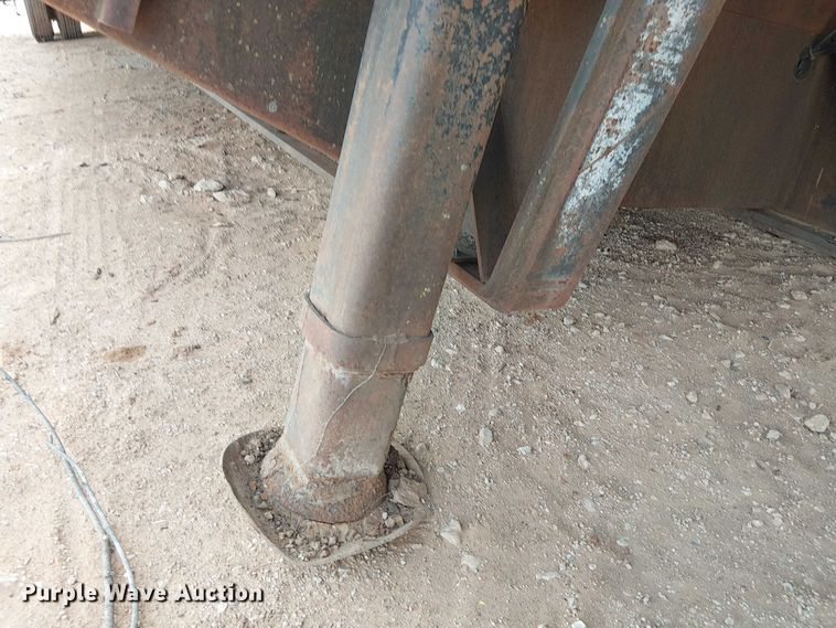 image for item EE1431 1985 Aztec drop deck trailer