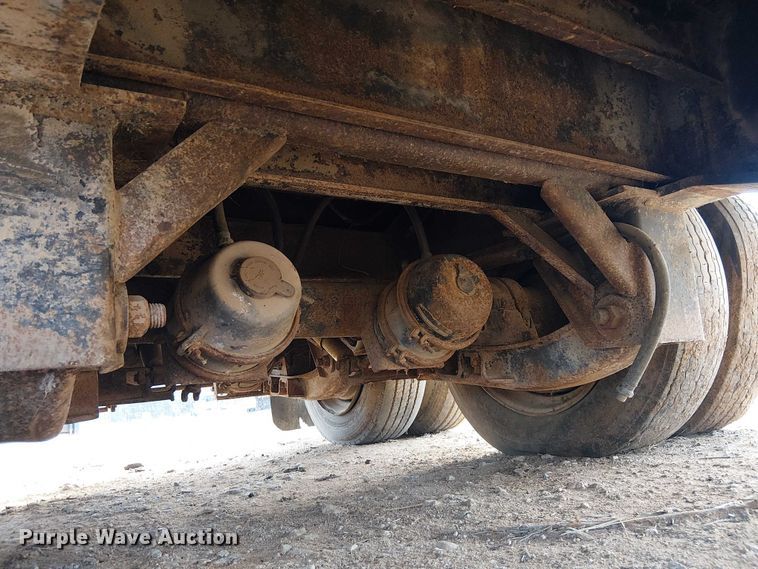 image for item EE1431 1985 Aztec drop deck trailer