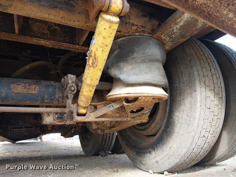 image for item EE1431 1985 Aztec drop deck trailer