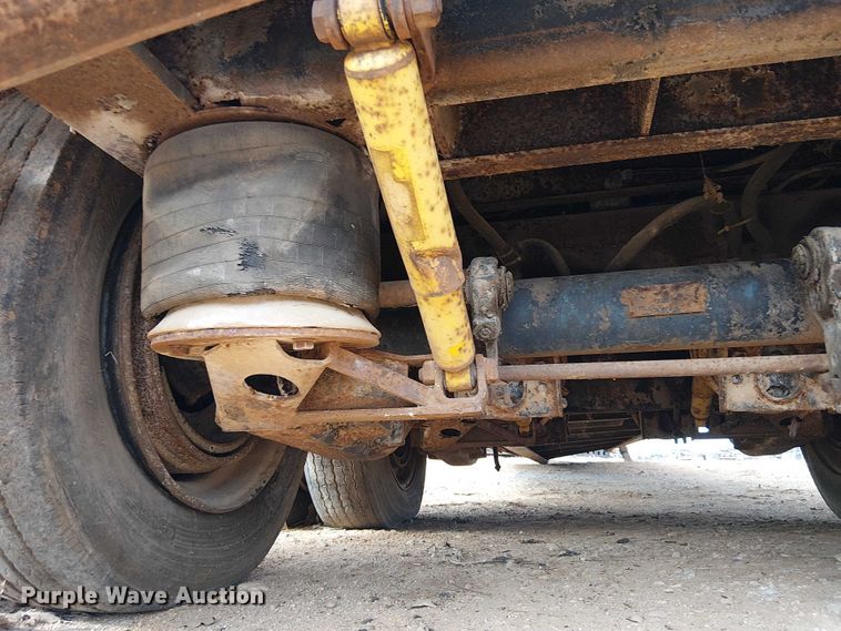 image for item EE1431 1985 Aztec drop deck trailer