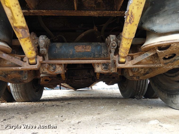 image for item EE1431 1985 Aztec drop deck trailer