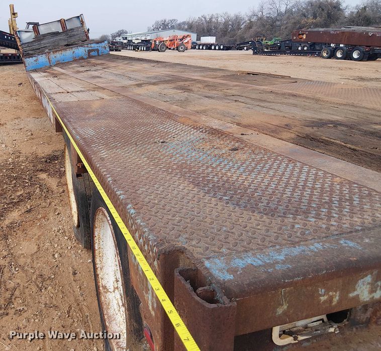 image for item EE1431 1985 Aztec drop deck trailer