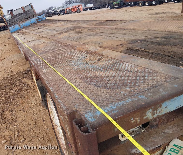 image for item EE1431 1985 Aztec drop deck trailer