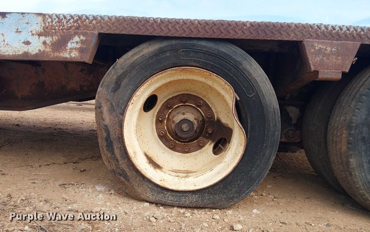 image for item EE1431 1985 Aztec drop deck trailer