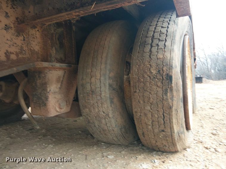 image for item EE1431 1985 Aztec drop deck trailer