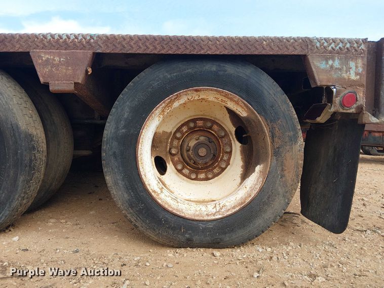 image for item EE1431 1985 Aztec drop deck trailer