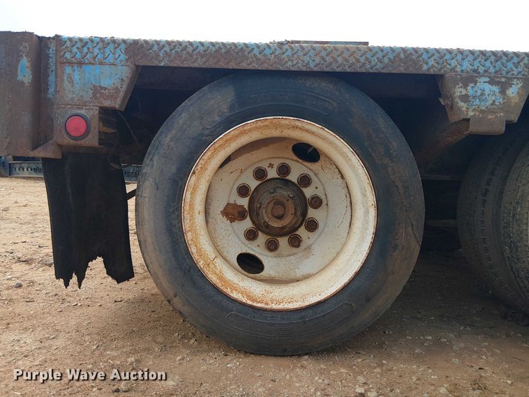 image for item EE1431 1985 Aztec drop deck trailer