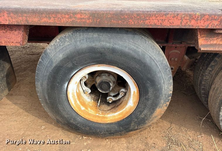 image for item EE1432 1985 Aztec drop deck trailer