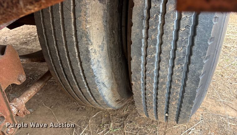 image for item EE1432 1985 Aztec drop deck trailer