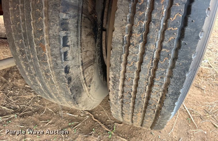 image for item EE1432 1985 Aztec drop deck trailer