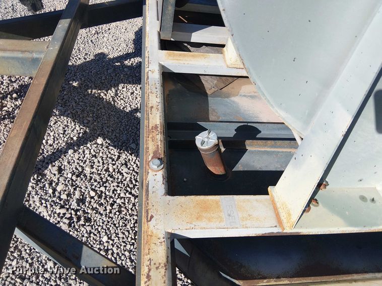 image for item EE5156 2001 Mitymite 24 portable fan