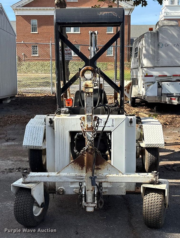 image for item EF0988 RH&M GF6LM towable backhoe