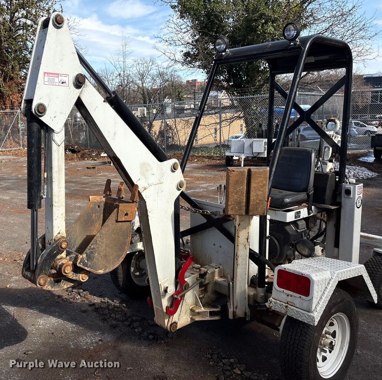 image for item EF0988 RH&M GF6LM towable backhoe