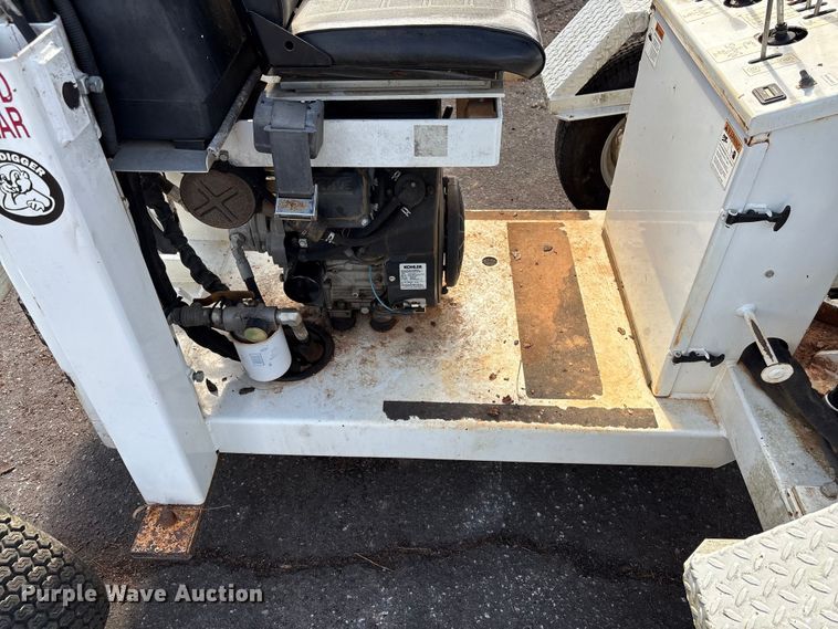 image for item EF0988 RH&M GF6LM towable backhoe