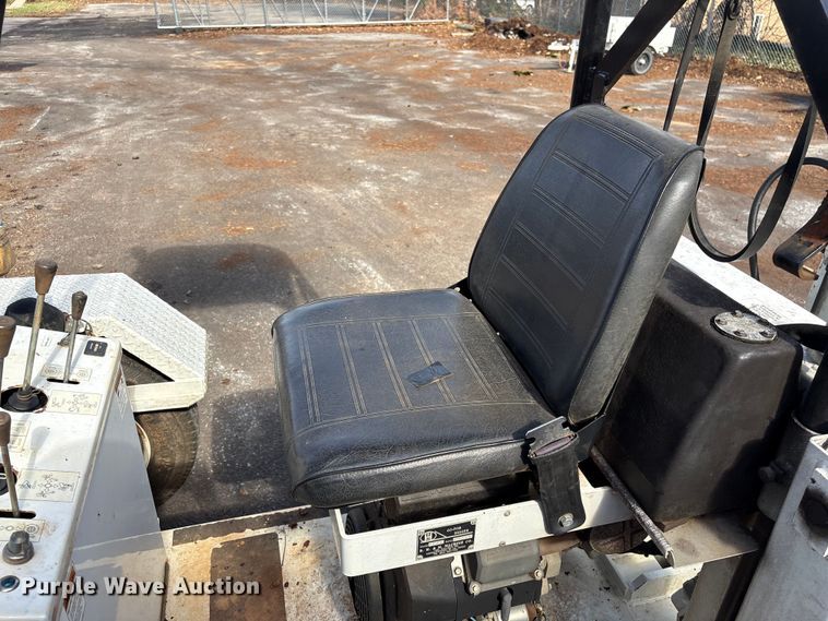 image for item EF0988 RH&M GF6LM towable backhoe