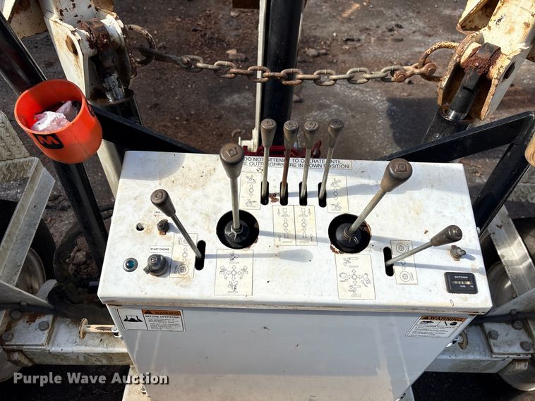 image for item EF0988 RH&M GF6LM towable backhoe