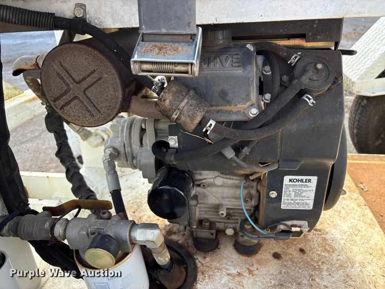 image for item EF0988 RH&M GF6LM towable backhoe