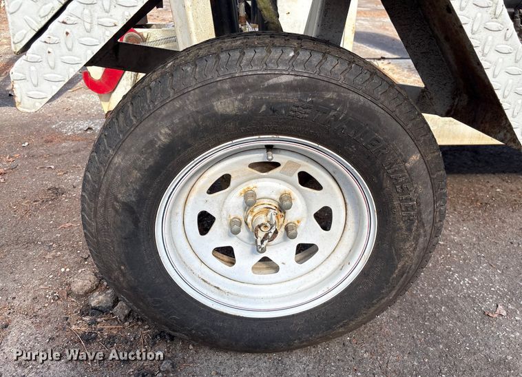 image for item EF0988 RH&M GF6LM towable backhoe