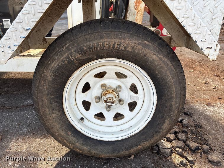 image for item EF0988 RH&M GF6LM towable backhoe