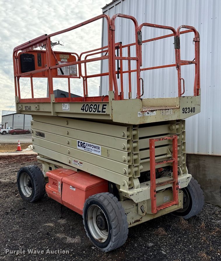 image for item EF0995 2004 JLG 4069LE scissor lift
