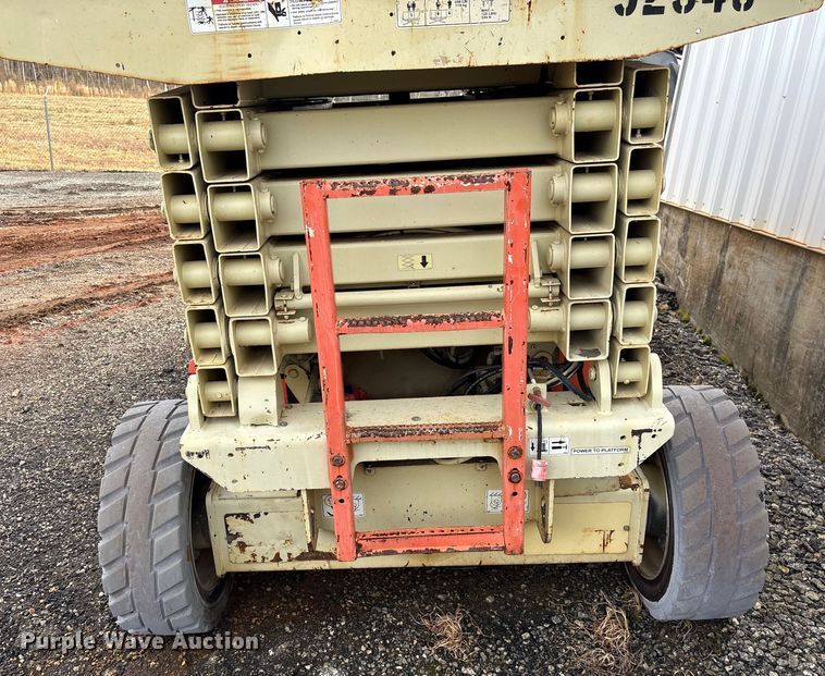 image for item EF0995 2004 JLG 4069LE scissor lift
