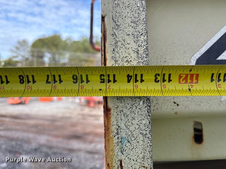 image for item EF0995 2004 JLG 4069LE scissor lift