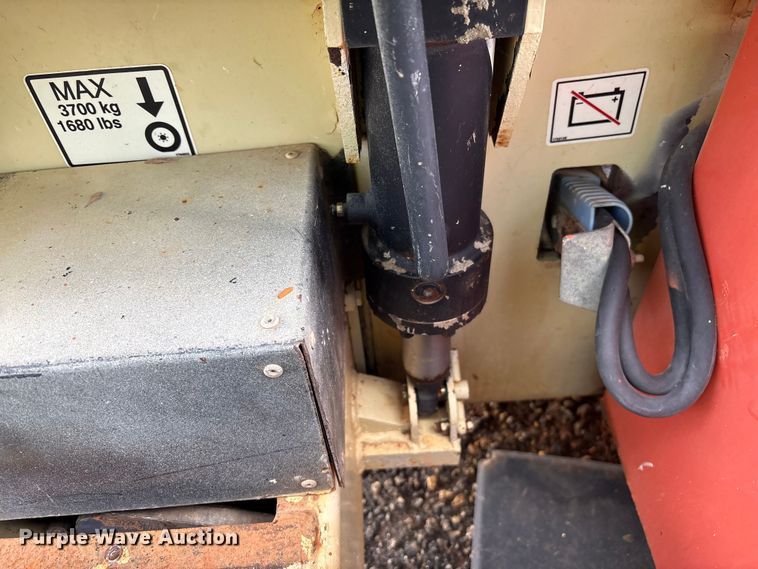 image for item EF0995 2004 JLG 4069LE scissor lift