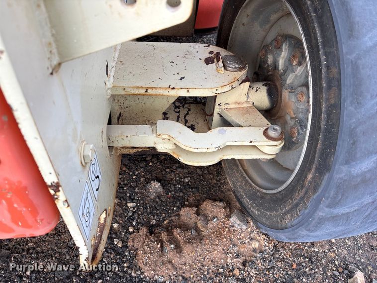 image for item EF0995 2004 JLG 4069LE scissor lift