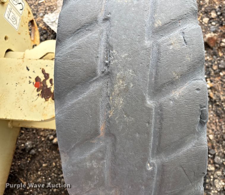 image for item EF0995 2004 JLG 4069LE scissor lift