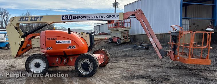 image for item EF0996 2007 JLG 600 boom lift