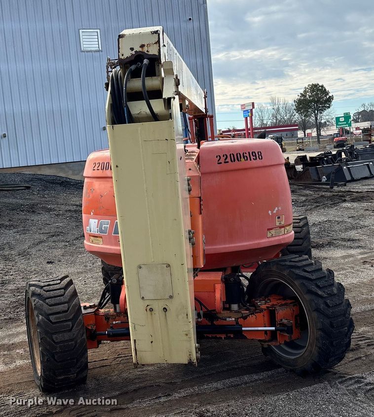 image for item EF0996 2007 JLG 600 boom lift