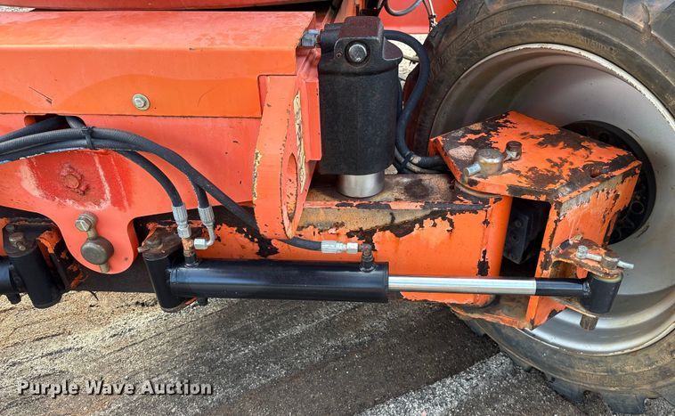 image for item EF0996 2007 JLG 600 boom lift