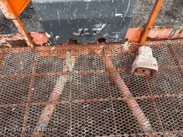 image for item EF0996 2007 JLG 600 boom lift