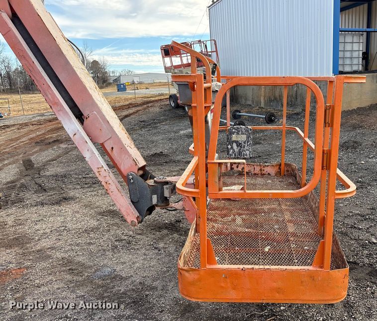 image for item EF0996 2007 JLG 600 boom lift