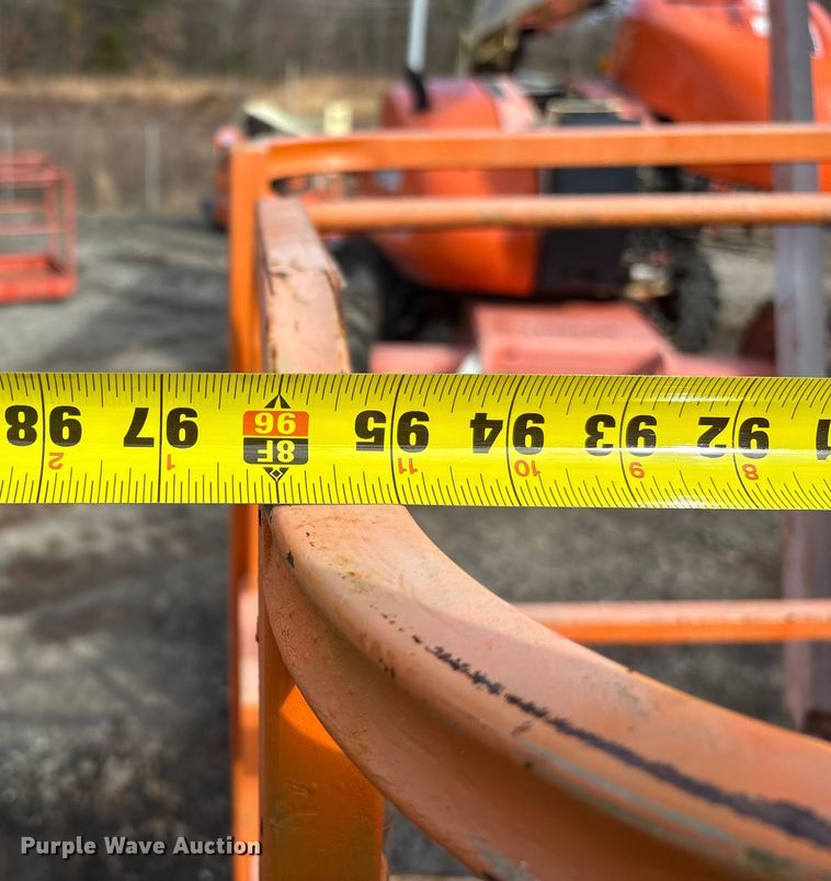 image for item EF0996 2007 JLG 600 boom lift