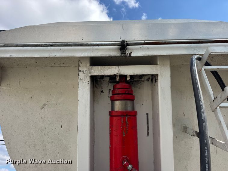 image for item EF2226 1989 Palmer end dump trailer