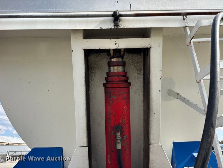 image for item EF2230 1989 Palmer end dump trailer