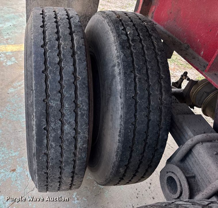 image for item EF2231 1989 Palmer end dump trailer