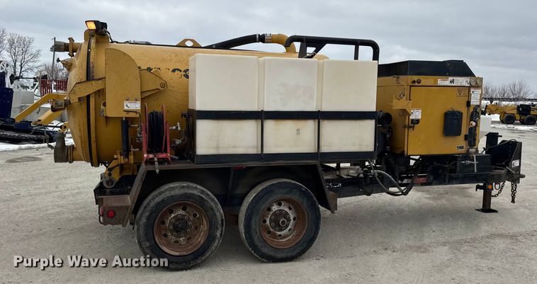 image for item EF2395 Vermeer V800LE vacuum trailer