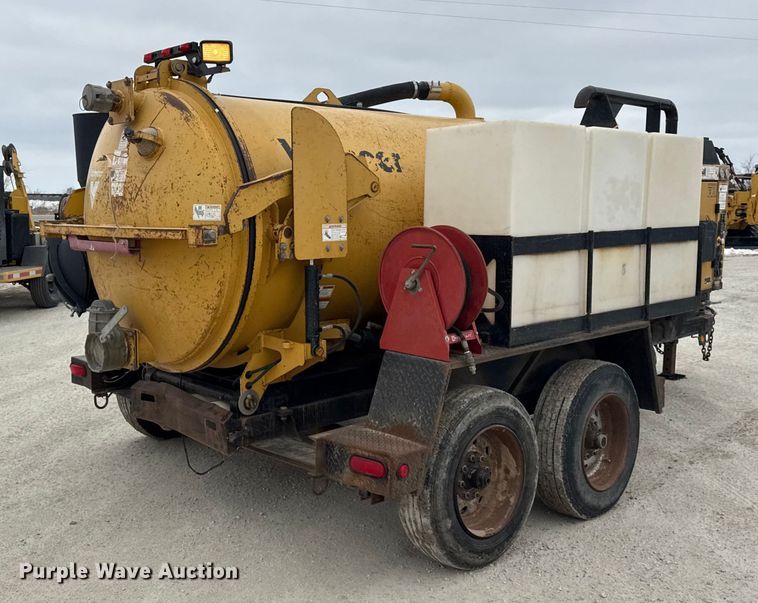 image for item EF2395 Vermeer V800LE vacuum trailer