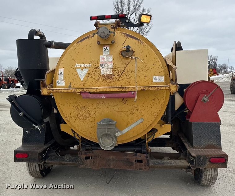 image for item EF2395 Vermeer V800LE vacuum trailer